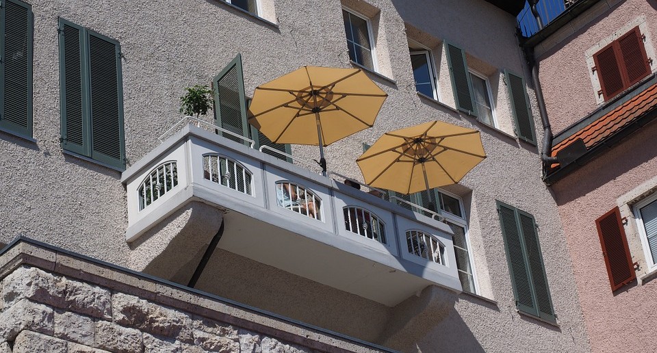 Благодаря регулируемой стреле, только отобранная часть балкона может быть защищена от солнца